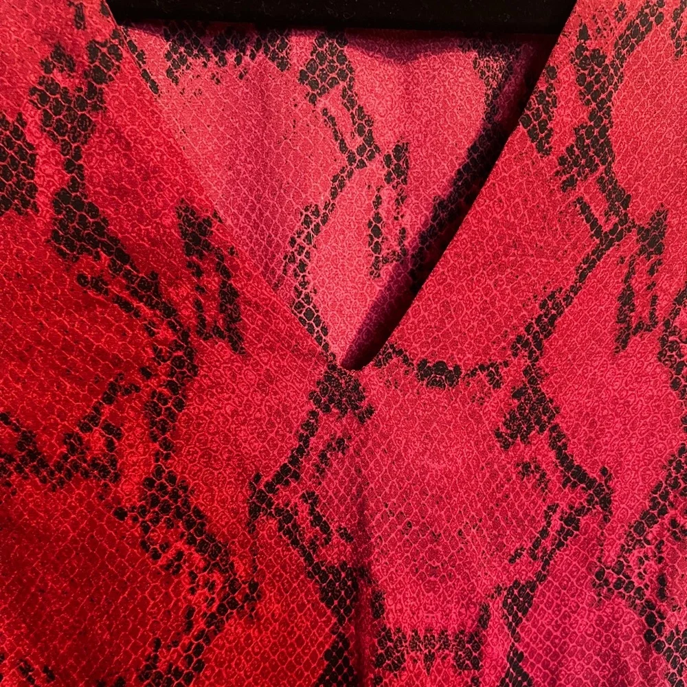 Banana Republic Red Snake-Print V-Neck Flutter Sleeve Blouse - Picture 5 of 7